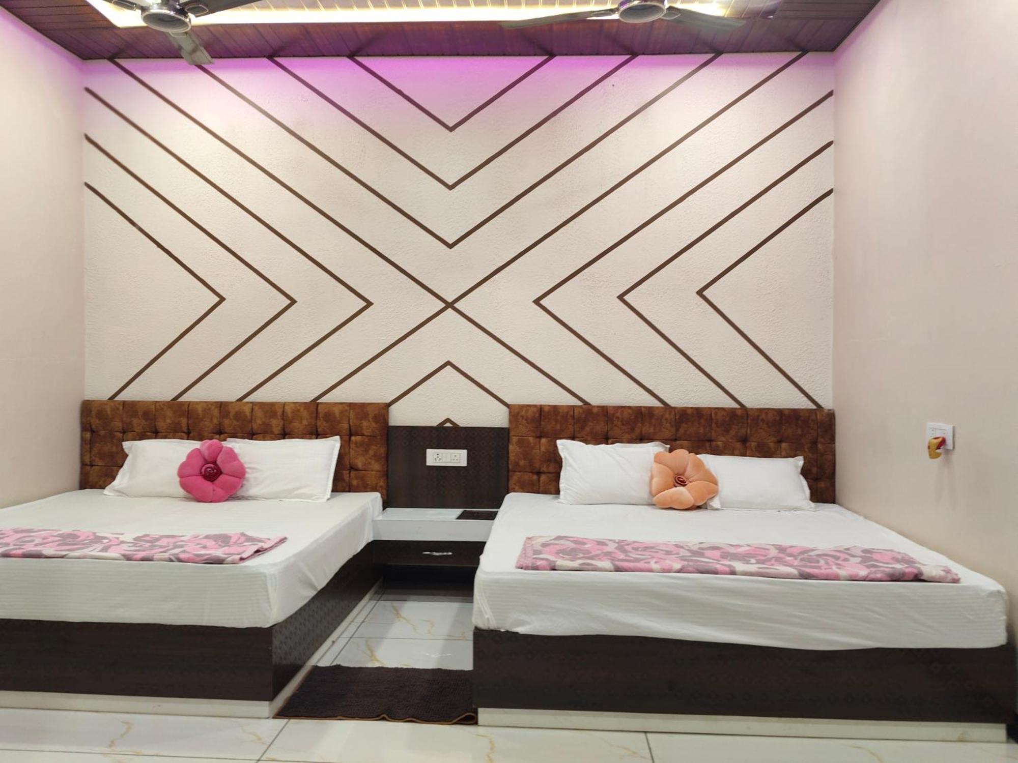 Anant Home Stay ウッジャイン 部屋 写真